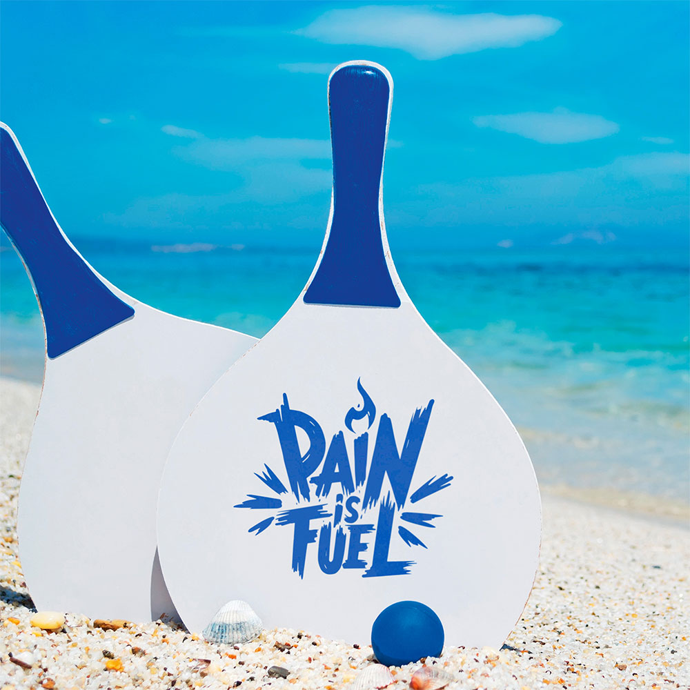 Palete de tenis pe plaja