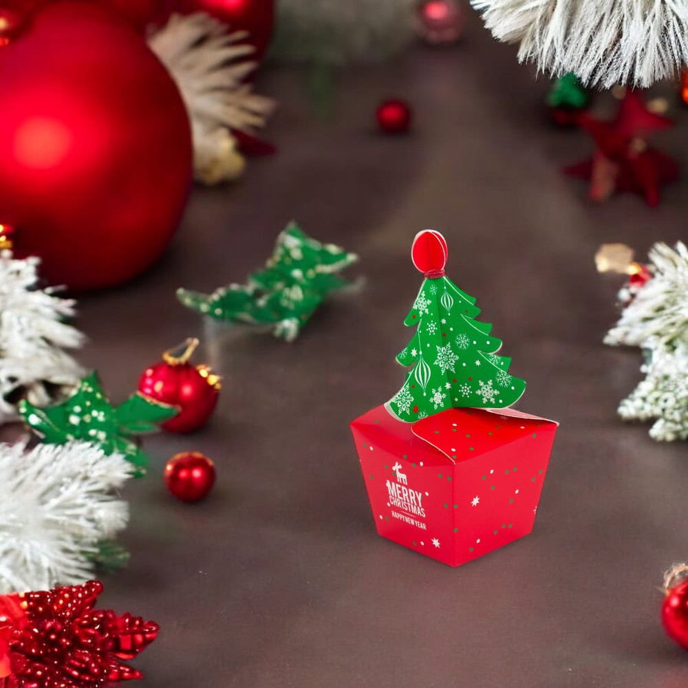 Cutie mică cu brad 3D și mesaj Crăciun fericit - roșu (set 50 buc) - CraftUp