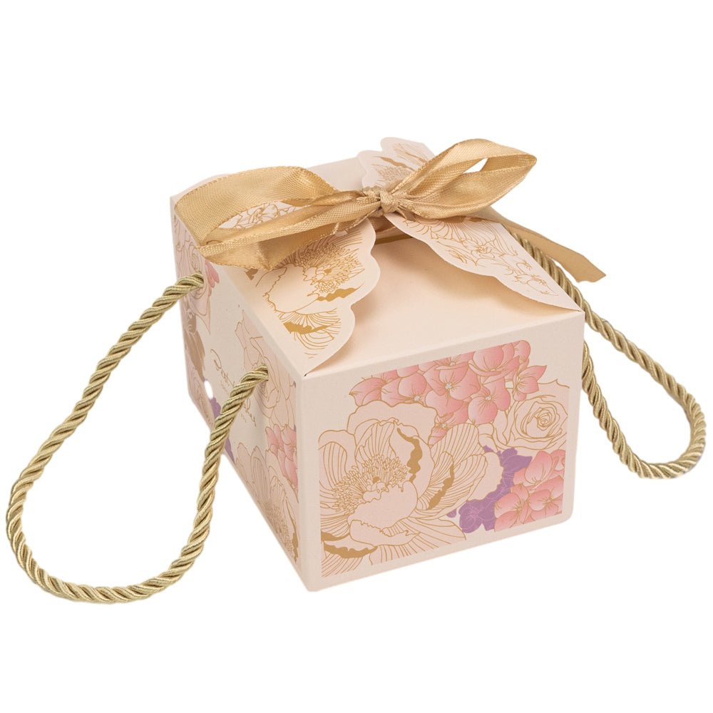 Cutie mică cu panglică și mâner din sfoară model floral - alb (set 50 buc) - 10.5x8.3x7.3cm - CraftUp