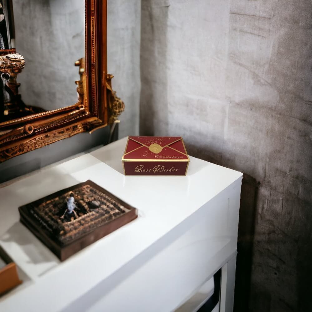 Cutie tip plic din hârtie cu sigiliu auriu 10.5x7x3.5cm - roșu (set 50 buc) - CraftUp