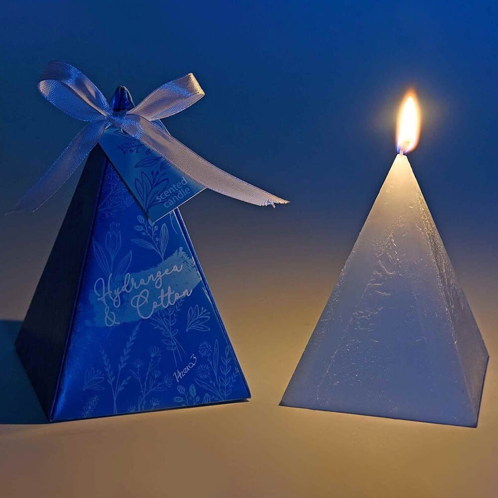 Lumânare parfumată piramidală - model aleatoriu - CraftUp