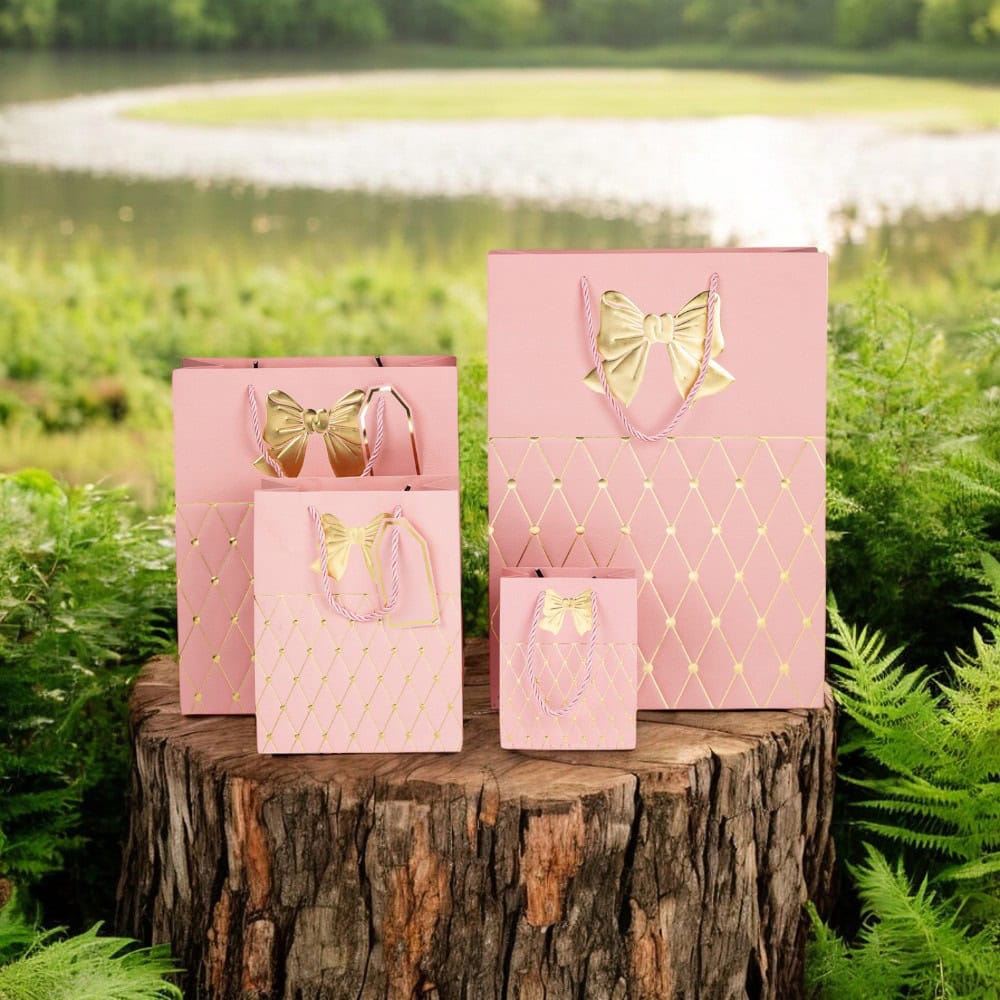 Pungi cadou cu mâner model fundă și romburi aurii 31x42x12cm - roz (set 12 buc) - CraftUp