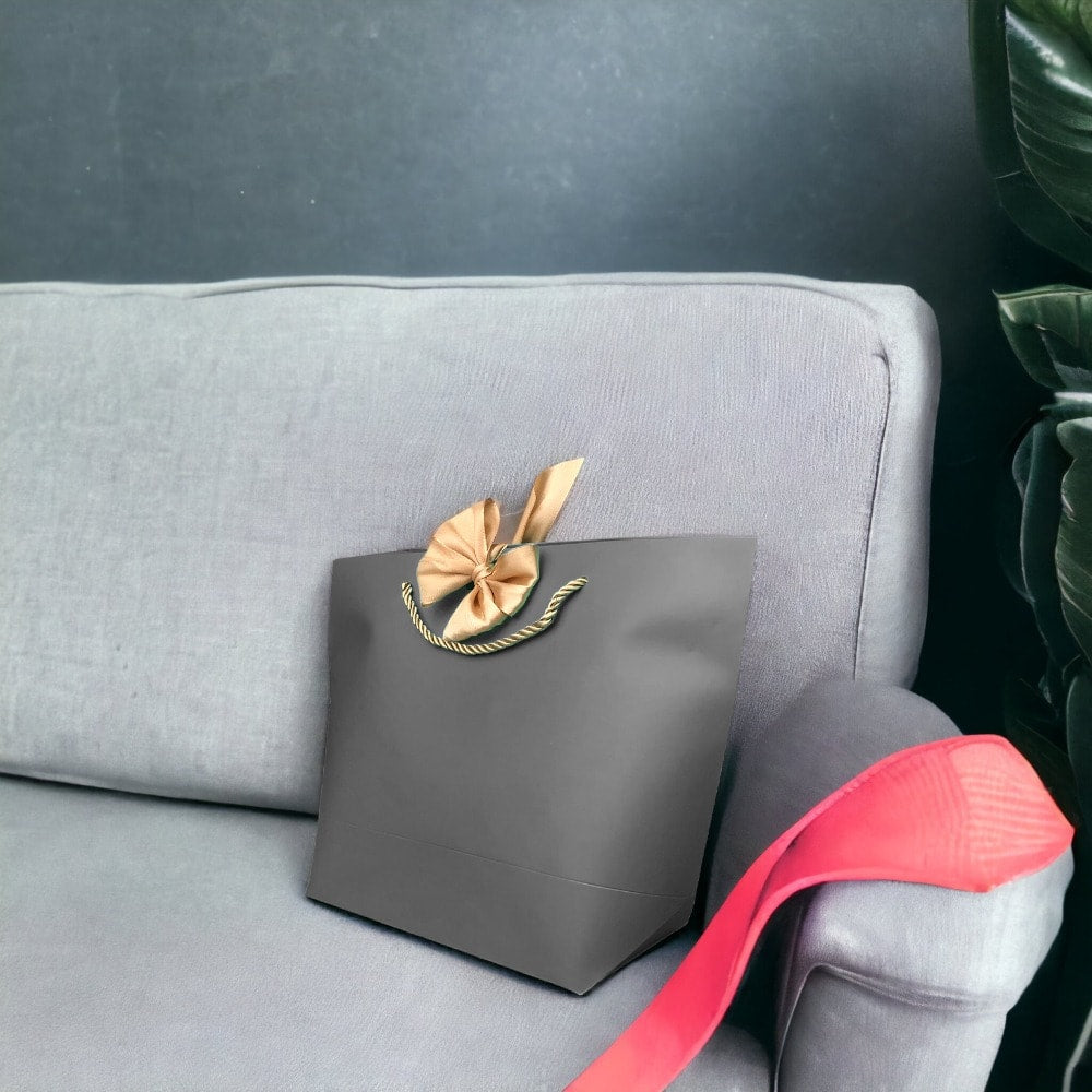 Pungi cadou cu mâner și fundă aurie - negru (set 12 buc) - CraftUp