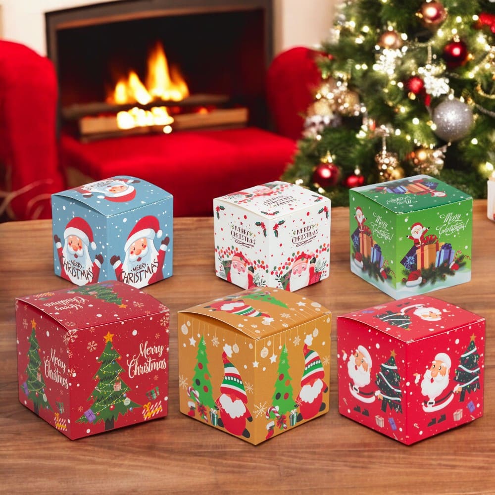 Set 24 cutii mici pătrate de Crăciun 6 modele diferite - multicolor - CraftUp